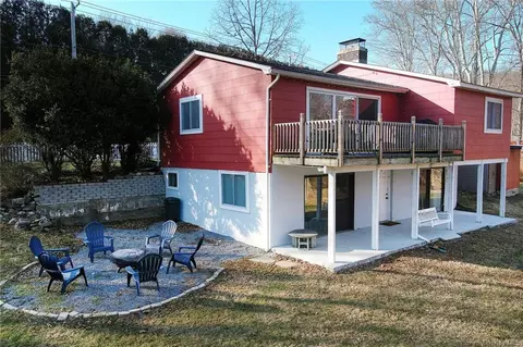 18 Warren St, Somers, NY 10589