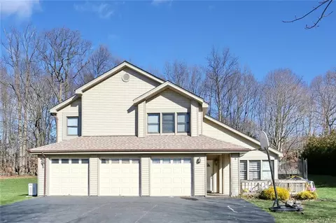 7 S Post Ln, Ramapo, NY 10952