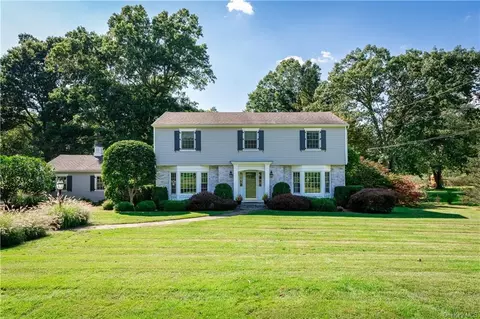 7 Maple Way, North Castle, NY 10504