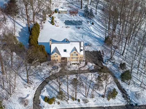 24 Orchard Hill Rd, Carmel, NY 10512