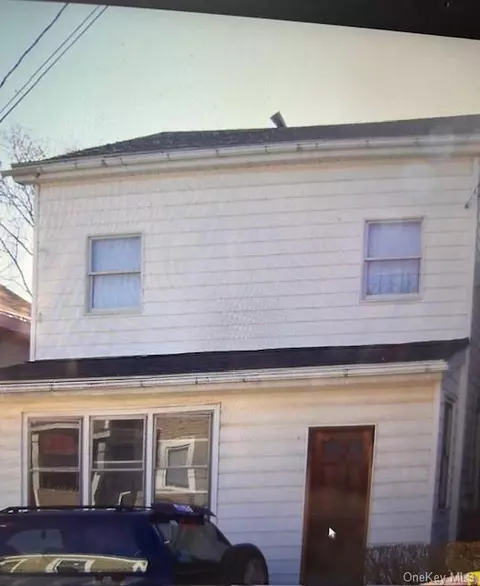 39 Conklin St, Poughkeepsie, NY 12601