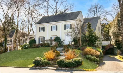 36 Olmsted Rd, Scarsdale, NY 10583