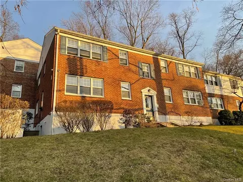 138 Underhill Ave #1B, Harrison, NY 10604