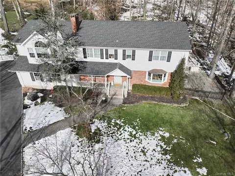 3 Cherry Ln, Ramapo, NY 10952
