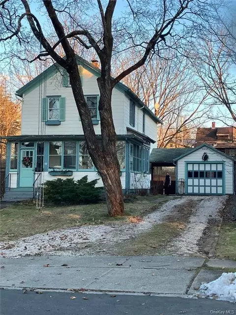 12 Prospect St, New Paltz, NY 12561