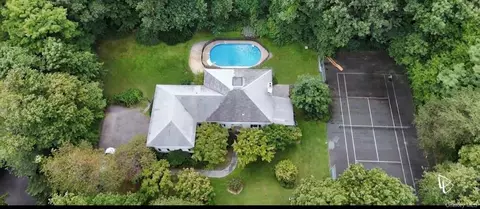 227 Underhill Rd, Greenburgh, NY 10583
