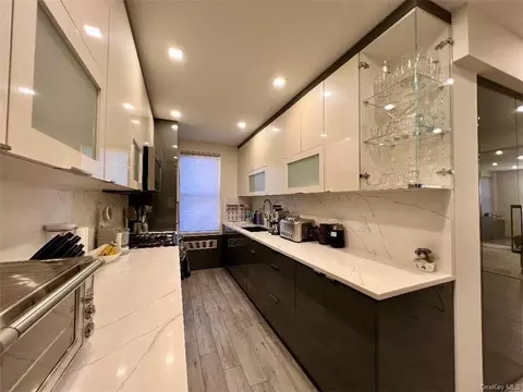 2546 E 13th St #F14, Brooklyn, NY 11235