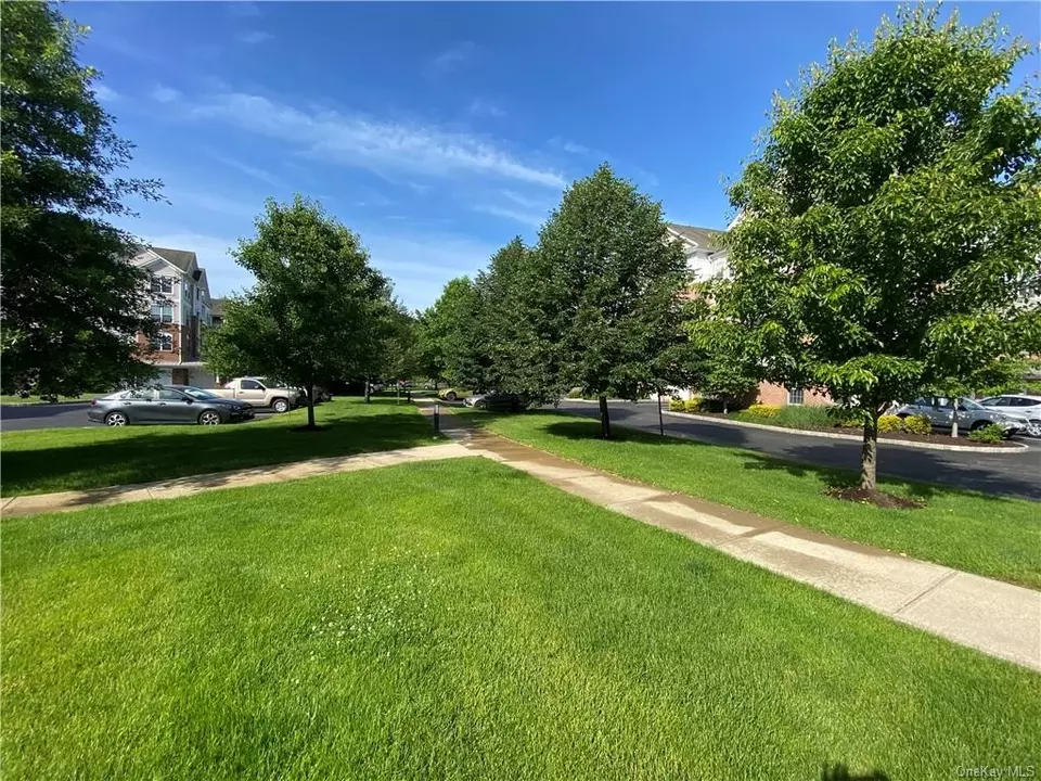 640 Regency Dr, Fishkill, NY 12524 23 Photos Movoto