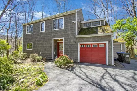 3 Felter Hill Rd, Monroe, NY 10950