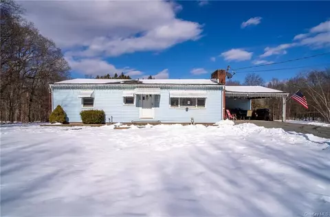 132 Homestead Ln, Mount Hope, NY 10963