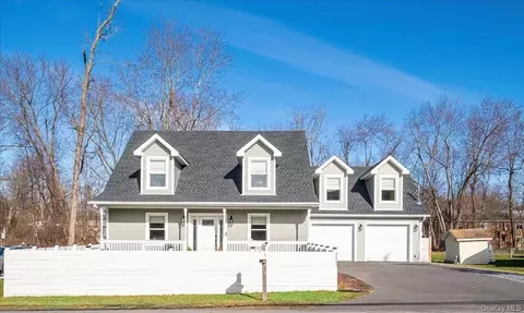 111 Jackson St, Fishkill, NY 12524