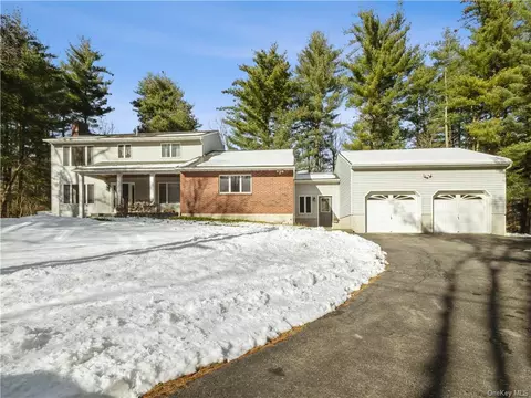60 Walker Rd, Beekman, NY 12533