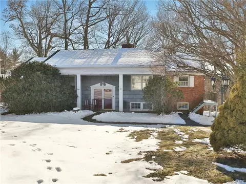 14 Lorenz Dr, Mount Pleasant, NY 10595