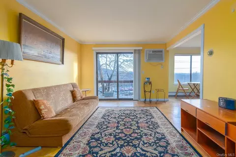 124 Country Club Ln #124, Pomona, NY 10970