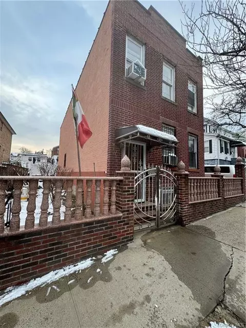 936 E 232nd St, Bronx, NY 10466