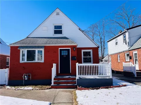 83 Patterson Ave, Hempstead, NY 11550