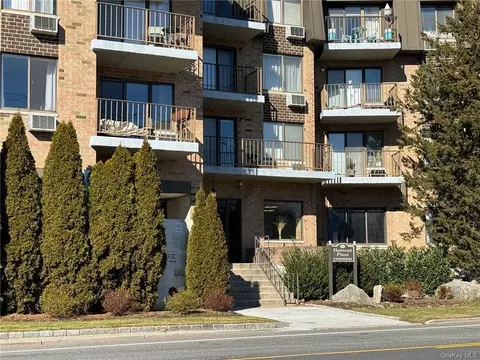 560 Halstead Ave #3M, Harrison, NY 10528