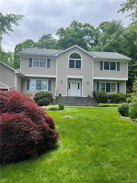 1 Brook Ln W, Greenburgh, NY 10530