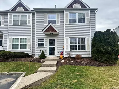 256 Quassaick Ave #33, New Windsor, NY 12553