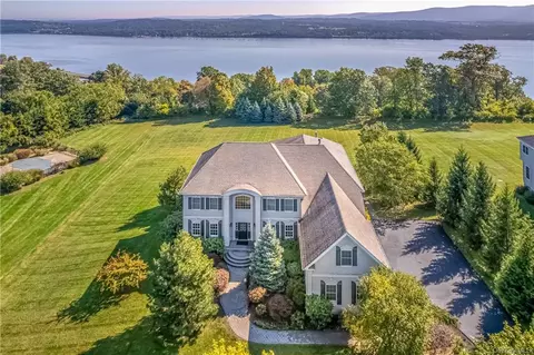 14 Hopeview Ct, Newburgh, NY 12550