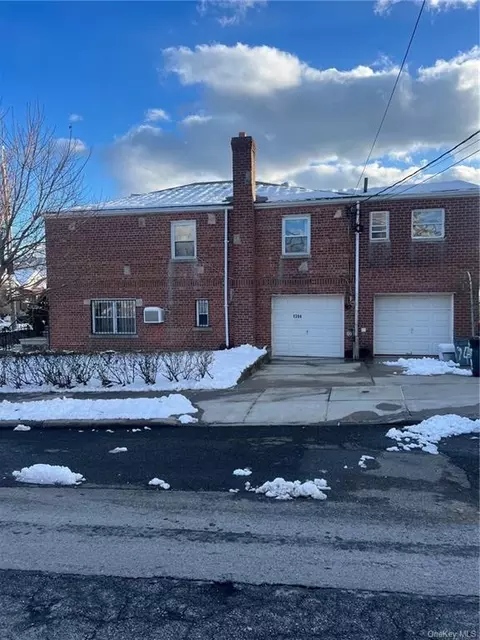 1394 Waring Ave, Bronx, NY 10469