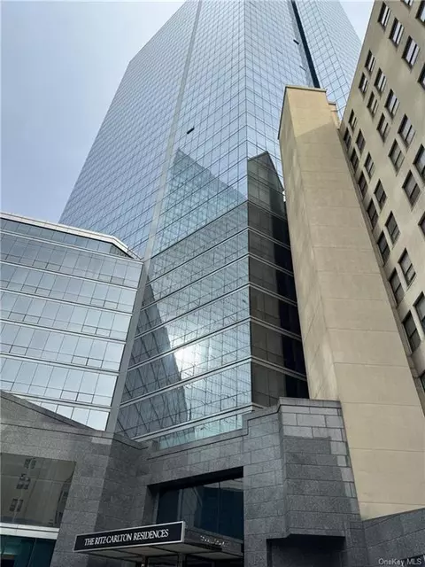 1 Renaissance Sq #16E, White Plains, NY 10601