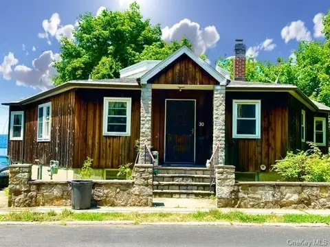 30 Hunter St, Ossining, NY 10562 photo 1