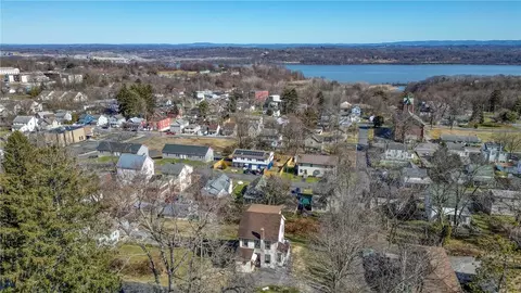 25 Orchard St, Marlboro, NY 12542
