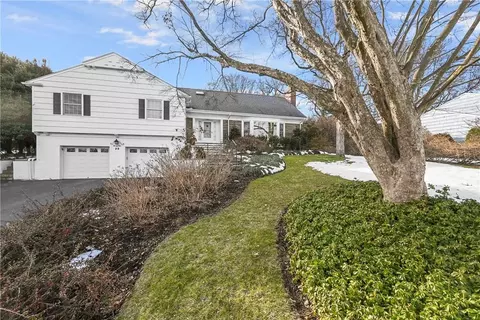 29 Hathaway Ln, White Plains, NY 10605