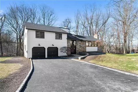 3 Club Ln, Greenburgh, NY 10523