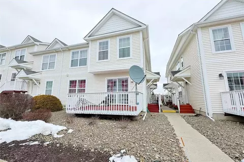 32 Jordan Ln, Middletown, NY 10940