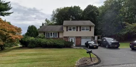 1 Bonnie Ct, Ramapo, NY 10977