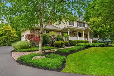 9 Marian Dr, Ramapo, NY 10901