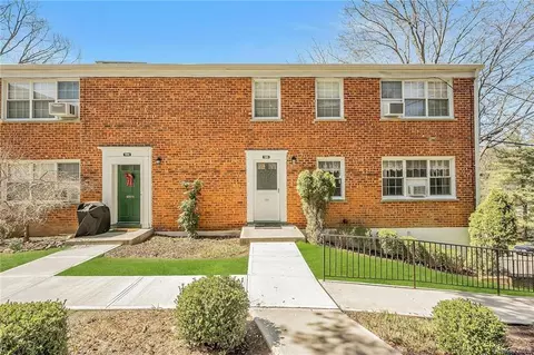 21 Fieldstone Dr #195, Greenburgh, NY 10530