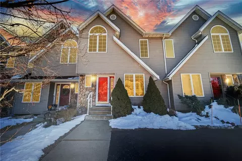 63 Roundtree Ct, Beacon, NY 12508