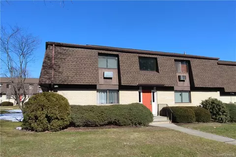 1012 Cherry Hill Dr, Poughkeepsie, NY 12603
