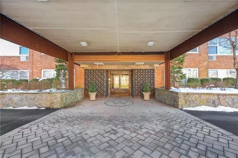10 Old Mamaroneck Rd #6B, White Plains, NY 10605