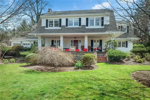 8 Park Rd, Scarsdale, NY 10583