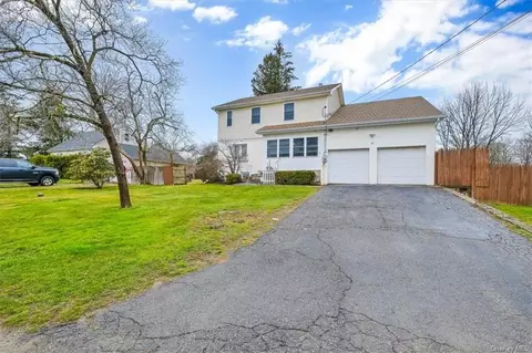 60 South Dr, Southeast, NY 10509