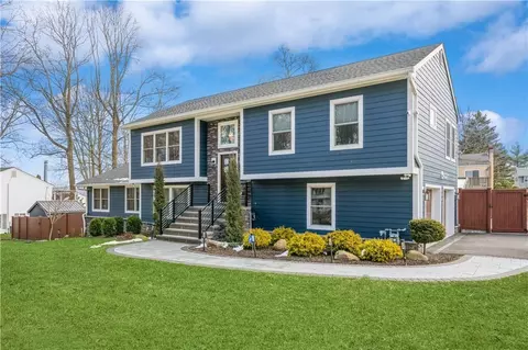 8 Elmwood Dr, Monroe, NY 10950