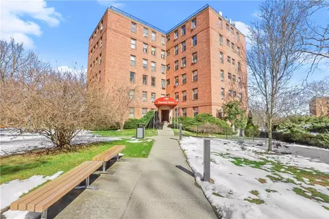 180 Pearsall Dr #2G, Mount Vernon, NY 10552