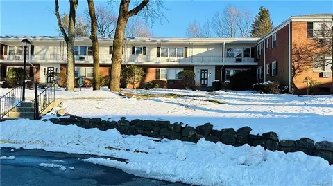 13 Sussex Ct #309, Ramapo, NY 10901