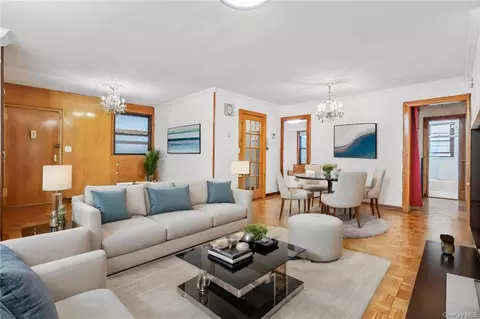 61-55 98th St #1J, Rego Park, NY 11374