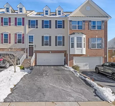 208 Balsam Dr, New Windsor, NY 12553