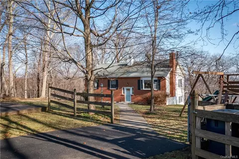 27 Birch Ter, Dover, NY 12564