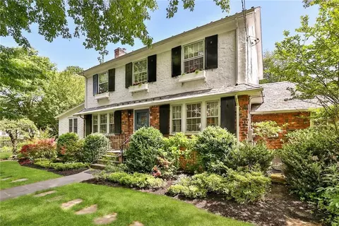 128 Manor Ln, Pelham, NY 10803