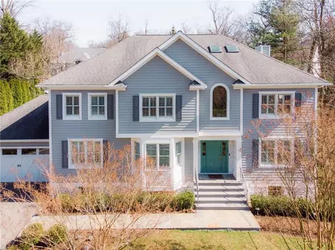 125 Devonshire Rd, Larchmont, NY 10538