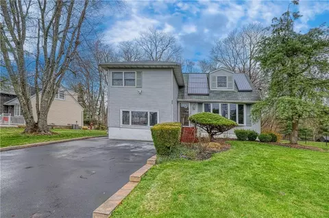 221 Valley Rd, Clarkstown, NY 10989