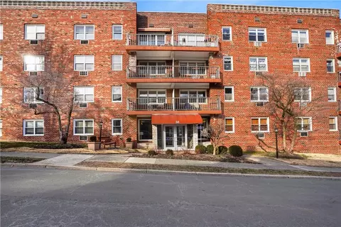 38 4th Ave #3-J, Orangetown, NY 10960