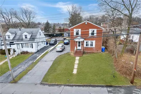 87 Sproat St, Middletown, NY 10940